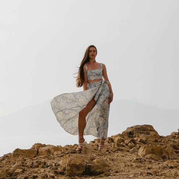 👋 Bookmark My Closet! ❤️😁Hi, I’m Katie…. - Picture 5 of 16